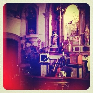 533141_294856433940116_1972293770_n