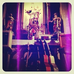 536541_294359283989831_320497436_n